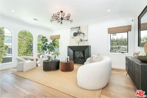 Photo of 732 N Cherokee Avenue, Los Angeles, CA 90038 (MLS # 26777821)