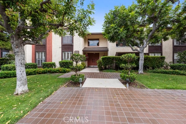 585 W Duarte RD 25, Arcadia CA 91007