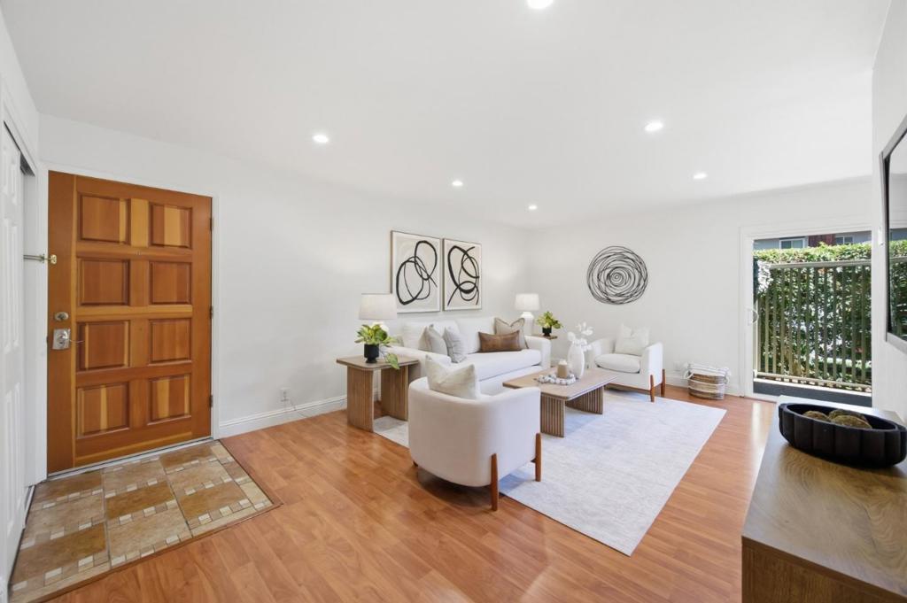 280 Easy Street 209