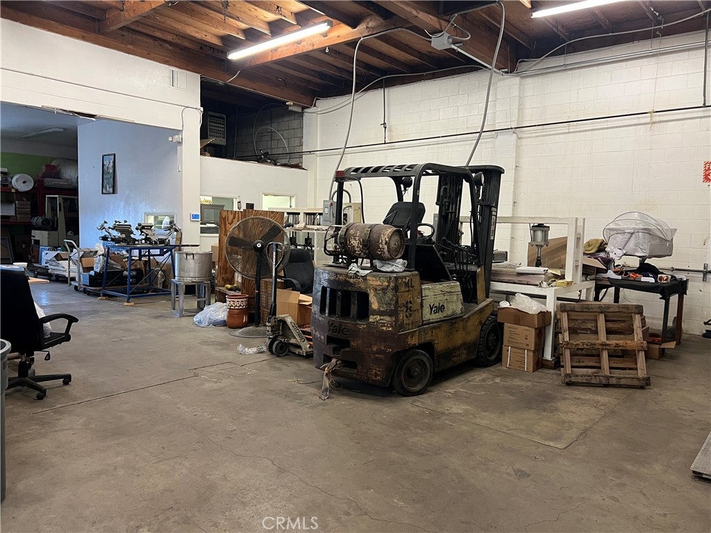 531 E Valley