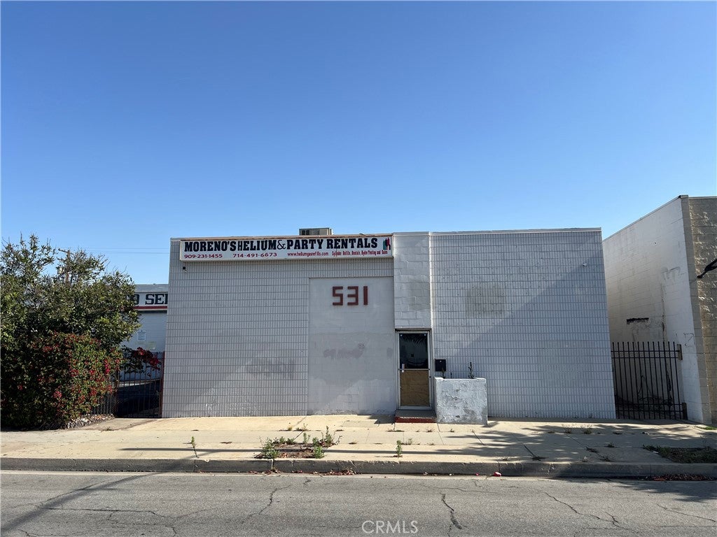 531 E Valley