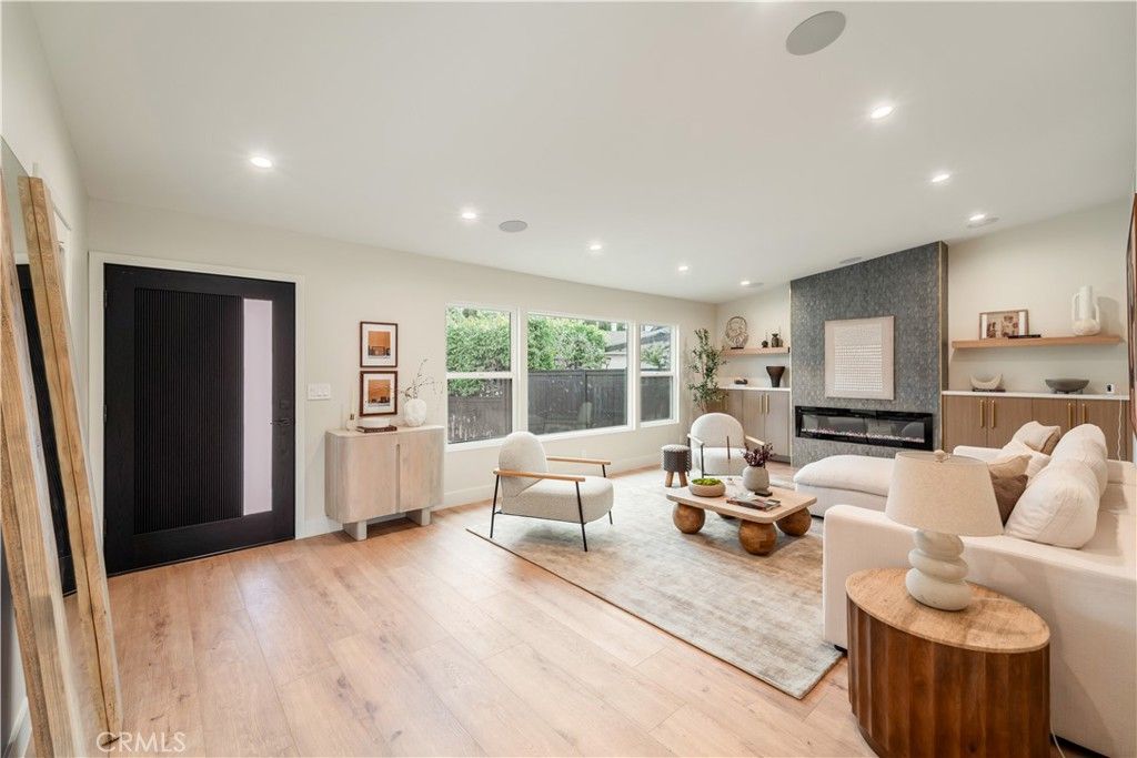 Photo of 12563 Allin Street, Los Angeles, CA 90066 (MLS # SR25263747)