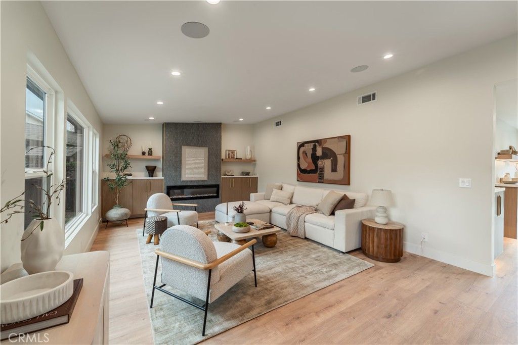 Photo of 12563 Allin Street, Los Angeles, CA 90066 (MLS # SR25263747)