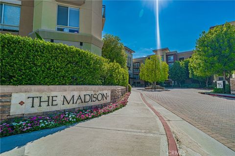 Photo of 24595 Town Center Drive Dr #3302, Valencia, CA 91355 (MLS # SR26096099)
