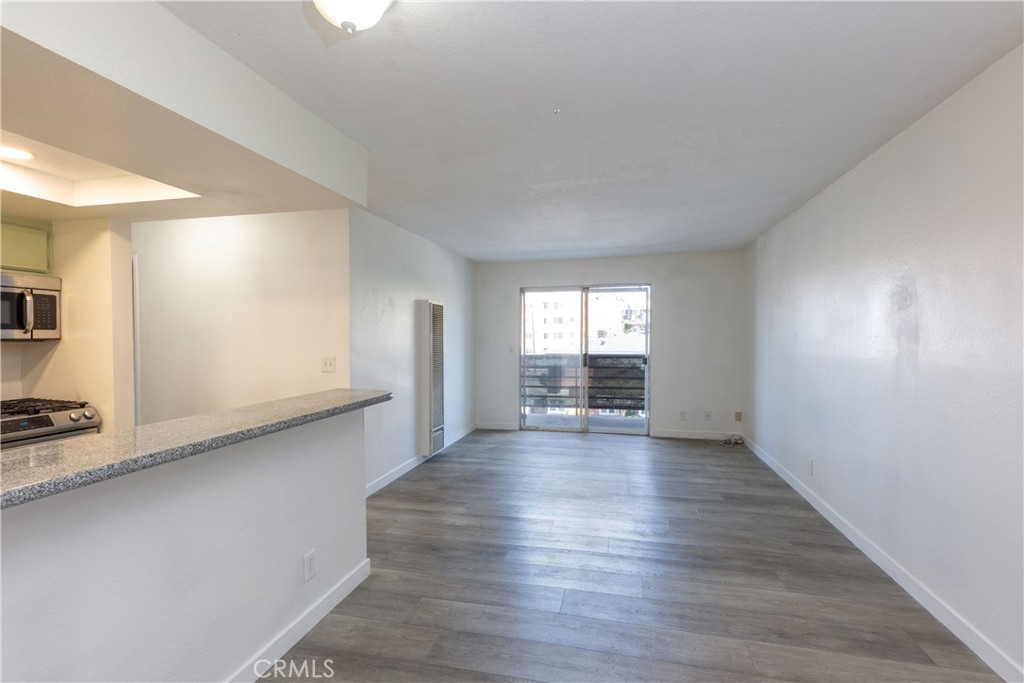327 Chestnut Avenue 201