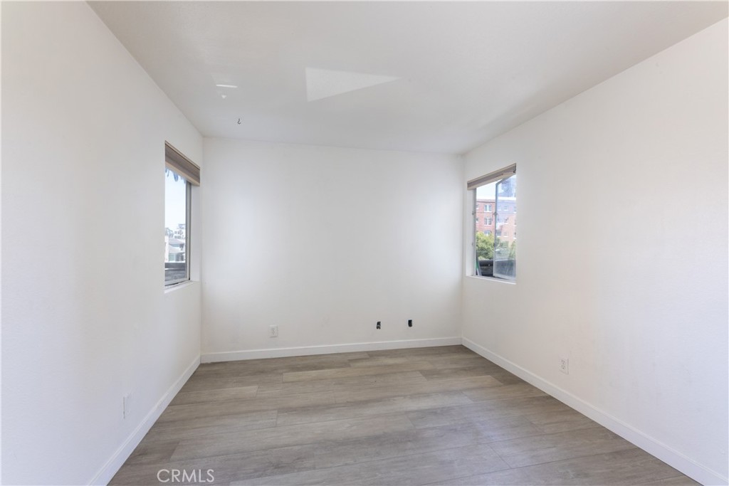 327 Chestnut Avenue 201