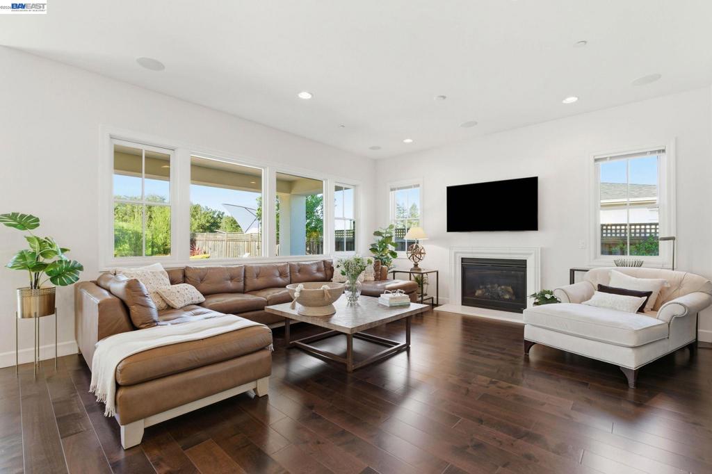 201 201 Willowbrook Ln