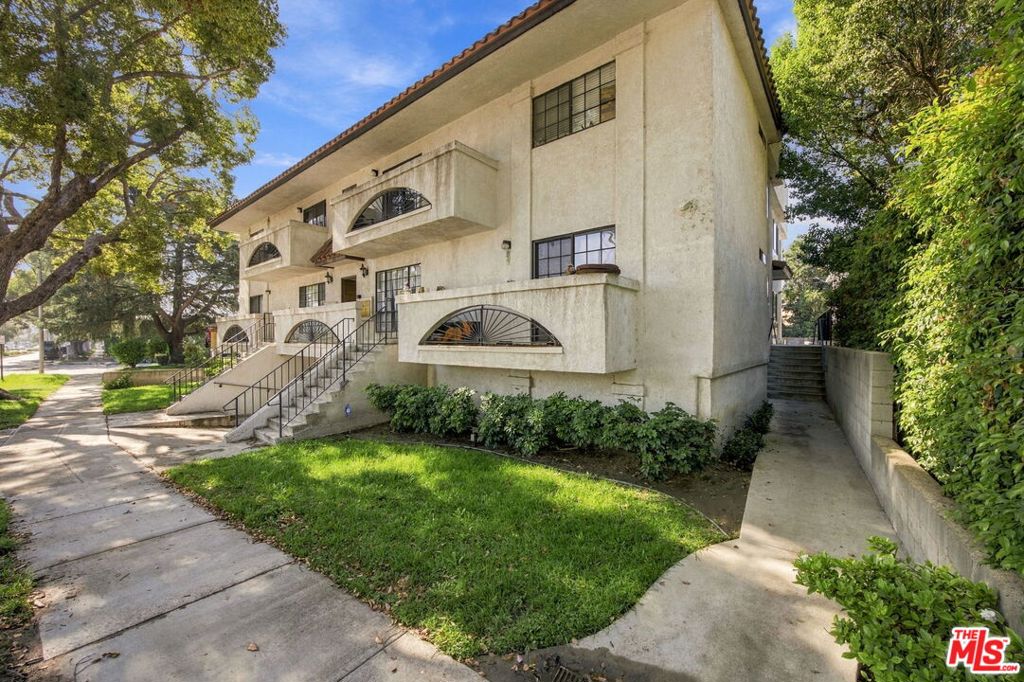 1544 N Edison Boulevard