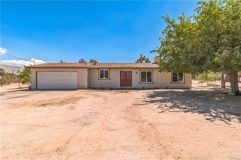 Photo of 18747 Albany Court, Hesperia, CA 92345 (MLS # CV25244405)