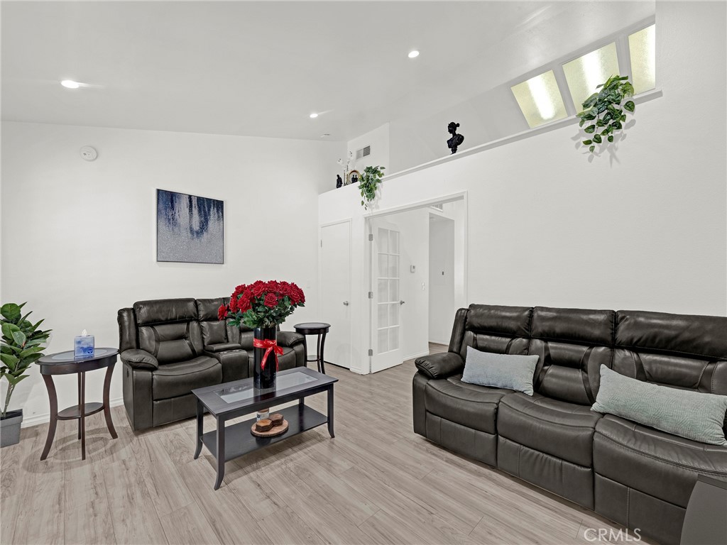 11350 Foothill Boulevard 15