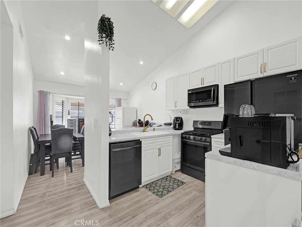 11350 Foothill Boulevard 15