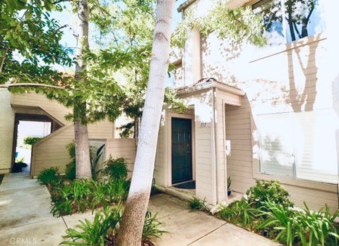 Photo of 197 Via Colinas, Thousand Oaks, CA 91362 (MLS # SR26094347)
