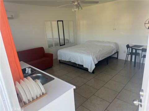 6228 Alamo Ave A Bell CA 90201