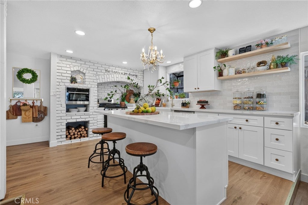 30916 Glen Oak