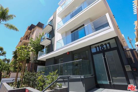 Photo of 11811 Dorothy #103, Los Angeles, CA 90049 (MLS # 25565959)