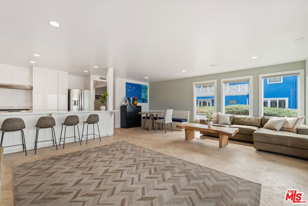 6419 Ocean Front Walk