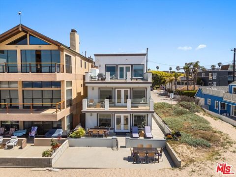 Photo of 6419 Ocean Front Walk, Playa Del Rey, CA 90293 (MLS # 26671699)