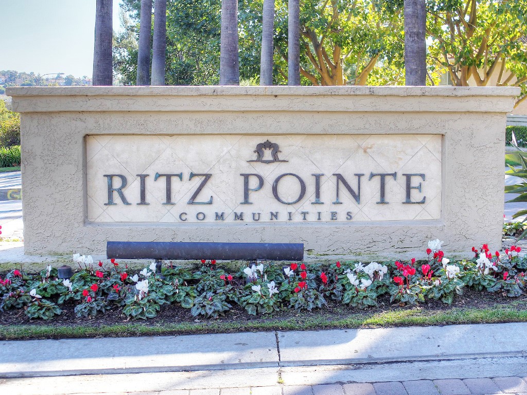 Welcome to this inviting single-story condo in the sought-after Monarch Hills community of Dana Point. This ground-floor, unfurnished 2-bedroom, 2-bath home offers a relaxed coastal lifestyle just a short walk from the beach.
The open and functional layout includes a comfortable living area with a fireplace and access to a private patio. Both bedrooms are well-sized, each with a full bathroom, providing convenience and privacy. Additional features include in-unit laundry and ample storage.
Enjoy resort-style community amenities including a pool, spa, clubhouse, and fitness center. Perfectly located near Salt Creek Beach, the Waldorf Astoria, the Ritz-Carlton, and scenic walking trails.
Experience easy beachside living in one of Dana Point’s most desirable neighborhoods.