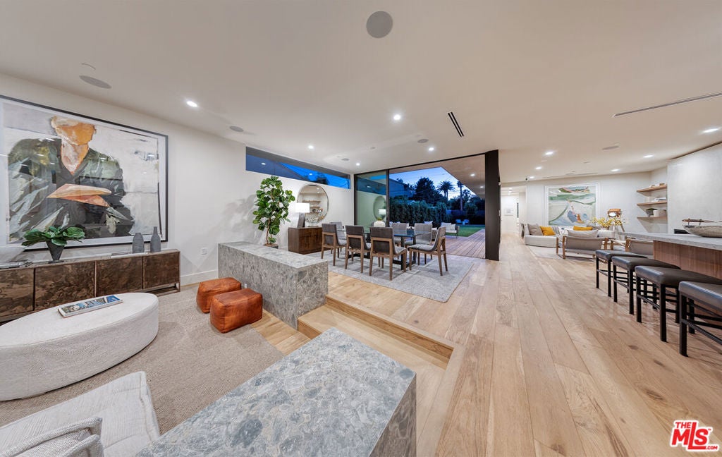 3985 Mclaughlin Avenue, Los Angeles CA 90066
