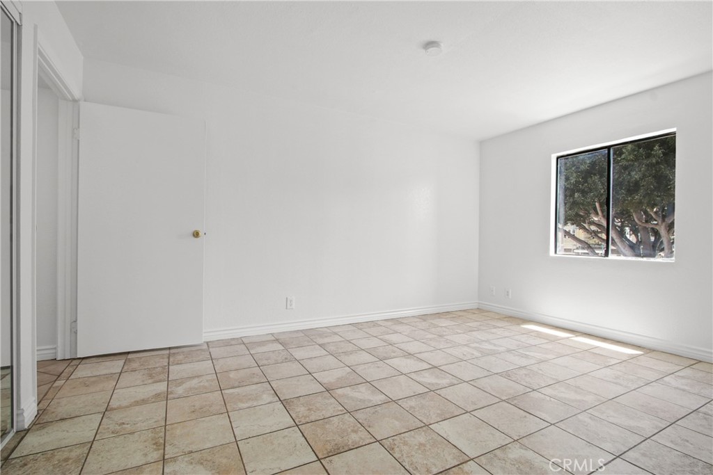 1450 Locust Avenue 205