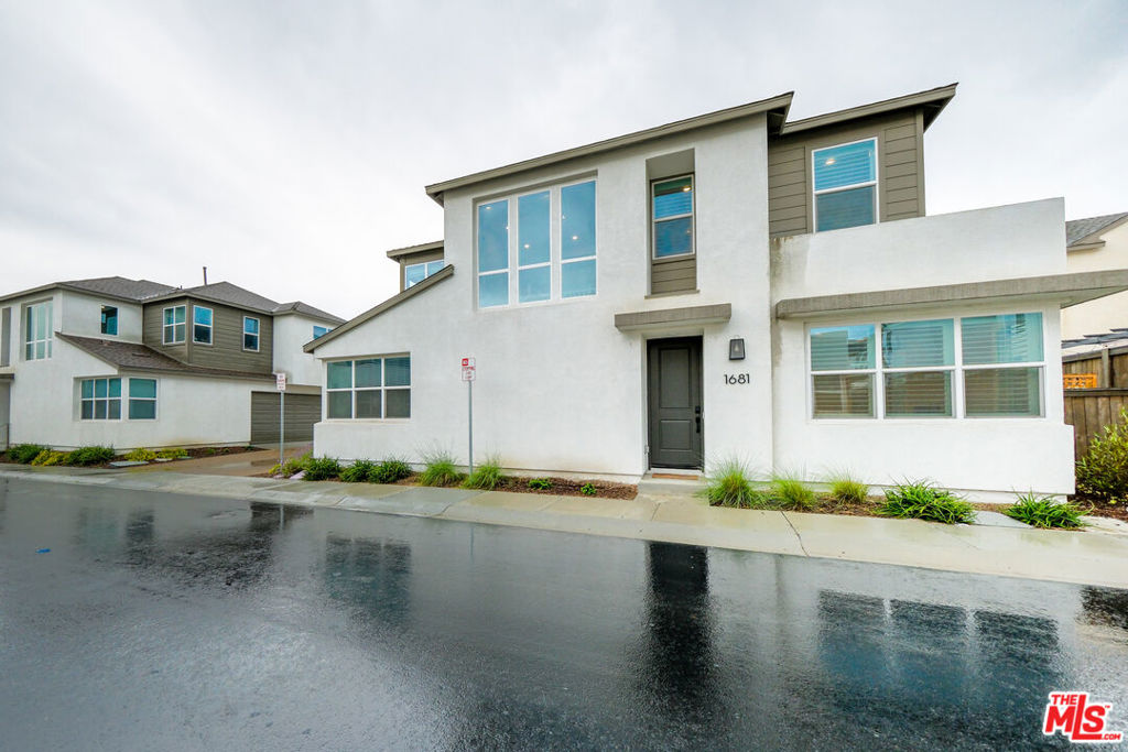 1681 Whitmore Loop
