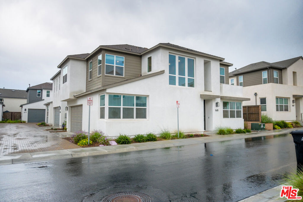 1681 Whitmore Loop