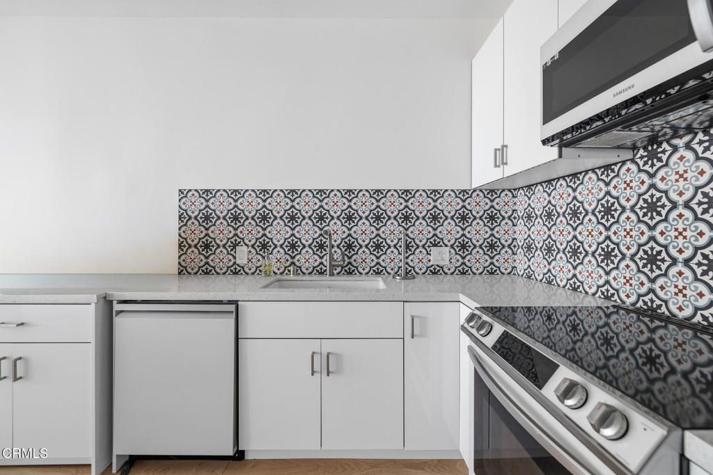 Photo of 16601 Marquez Avenue #101, Los Angeles, CA 90272 (MLS # V1-33926)