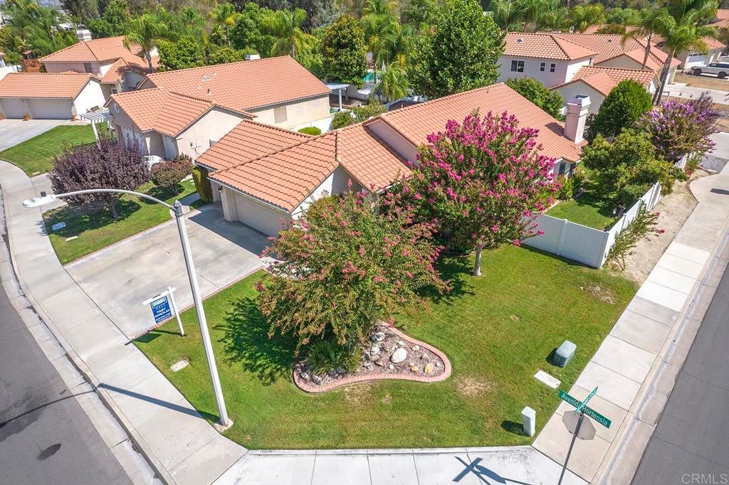 26064 Avenida Hortensia