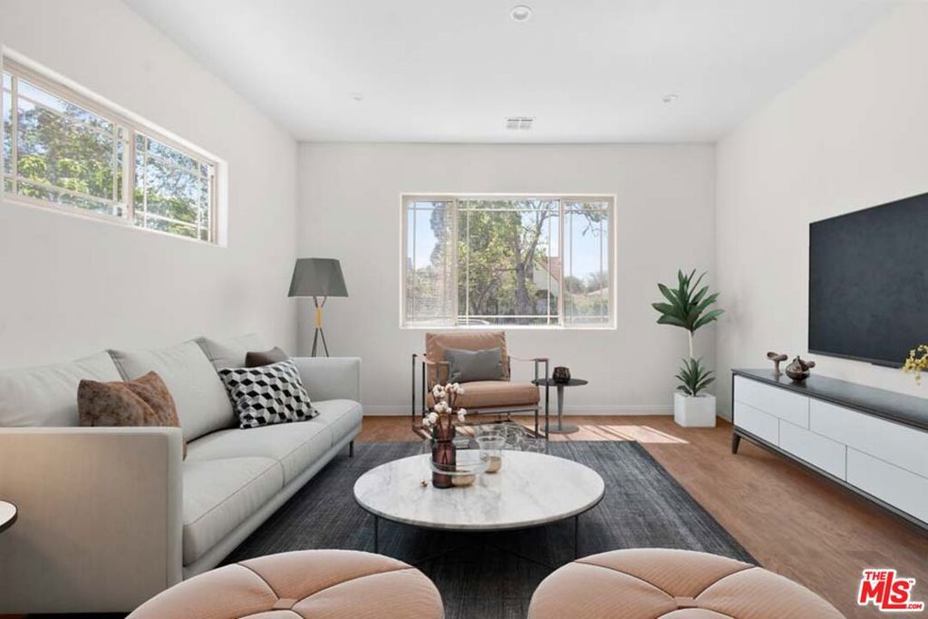 Photo of 3716 Greenfield Avenue, Los Angeles, CA 90034 (MLS # 25528333)