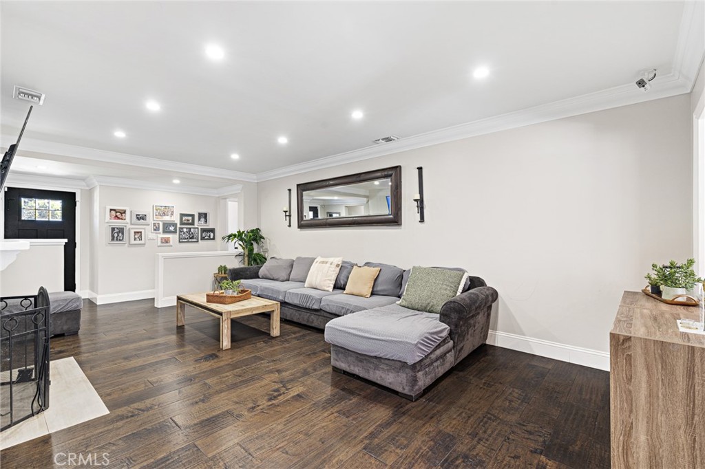 19438 Calvert Street