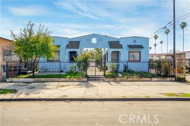 612 E 82nd St contains (4) 1-Bed/1-Bath BUNGALOW STYLE UNITS! Located in the heart of Los Angles, the property contains approximately 55% in Rental Upside. This asset is ideal for any savvy investor to unlock the income potential which stabilizes at a 9.01% Cap Rate & 8.39 GRM! Built in 1929, the subject property is a 4 unit apartment spread out over 2,088 Sq. Ft situated on a 5,742 Sq. Ft lot, 614 E 82nd St is a unique value-add
opportunity in an extremely fast growing rental market of Los Angeles. Just minutes from the 110 fwy with easy access to
USC, Downtown LA, Gilbert Lindsay Park, Exposition Park, Lucas Museum, Art's District, The Reef, BMO Stadium, LA Live and billions of dollars
worth of development pouring into the neighborhood.