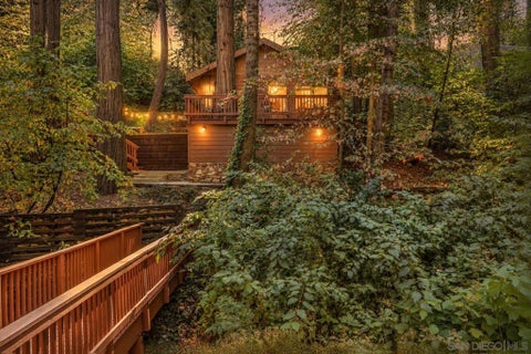 Photo of 625 Cottage Grove Rd RD, Lake Arrowhead, CA 92352 (MLS # 260021809SD)