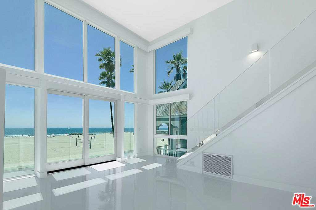 2419 Ocean Front Walk PENTHOUSE