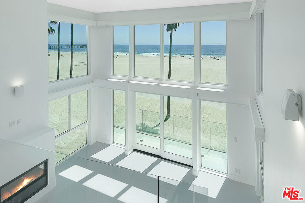 2419 Ocean Front Walk PENTHOUSE