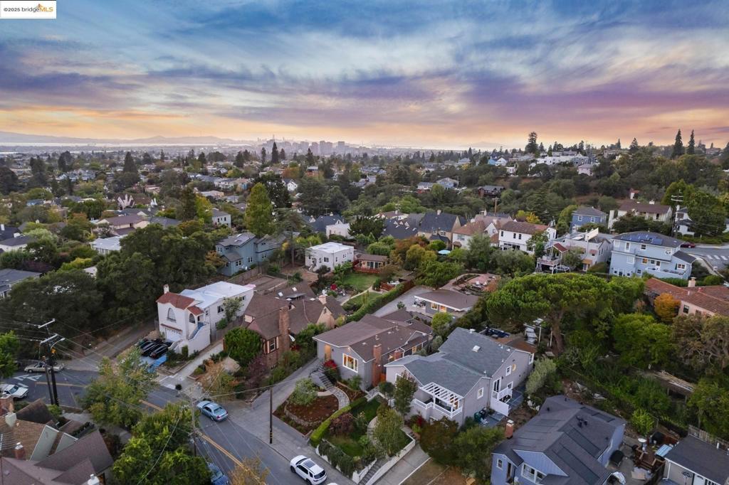 OAKMORE - Residential