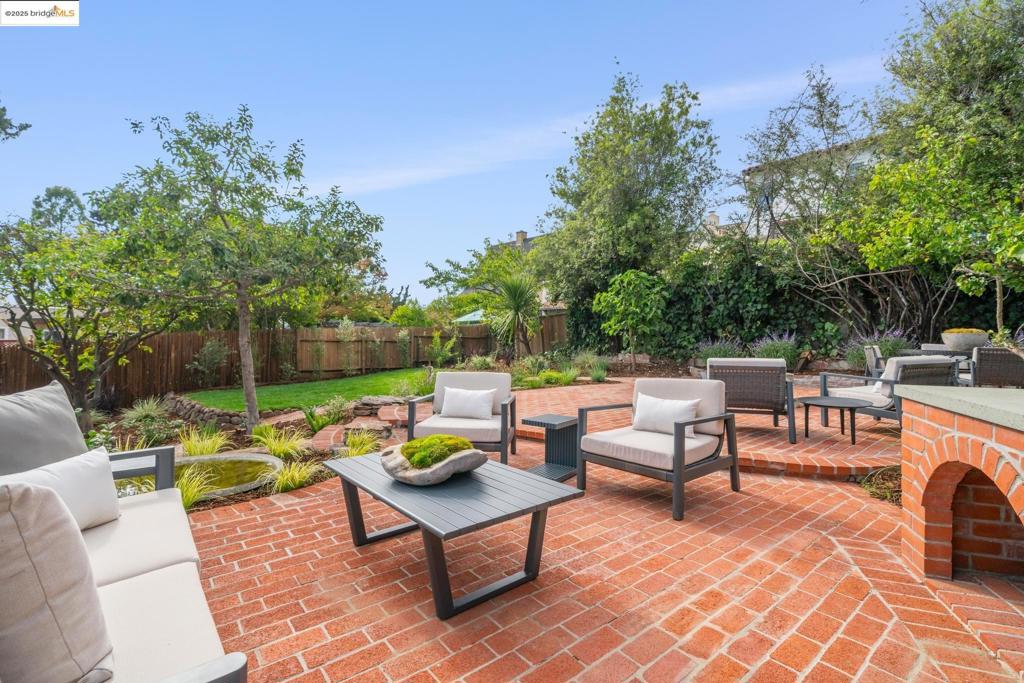 OAKMORE - Residential