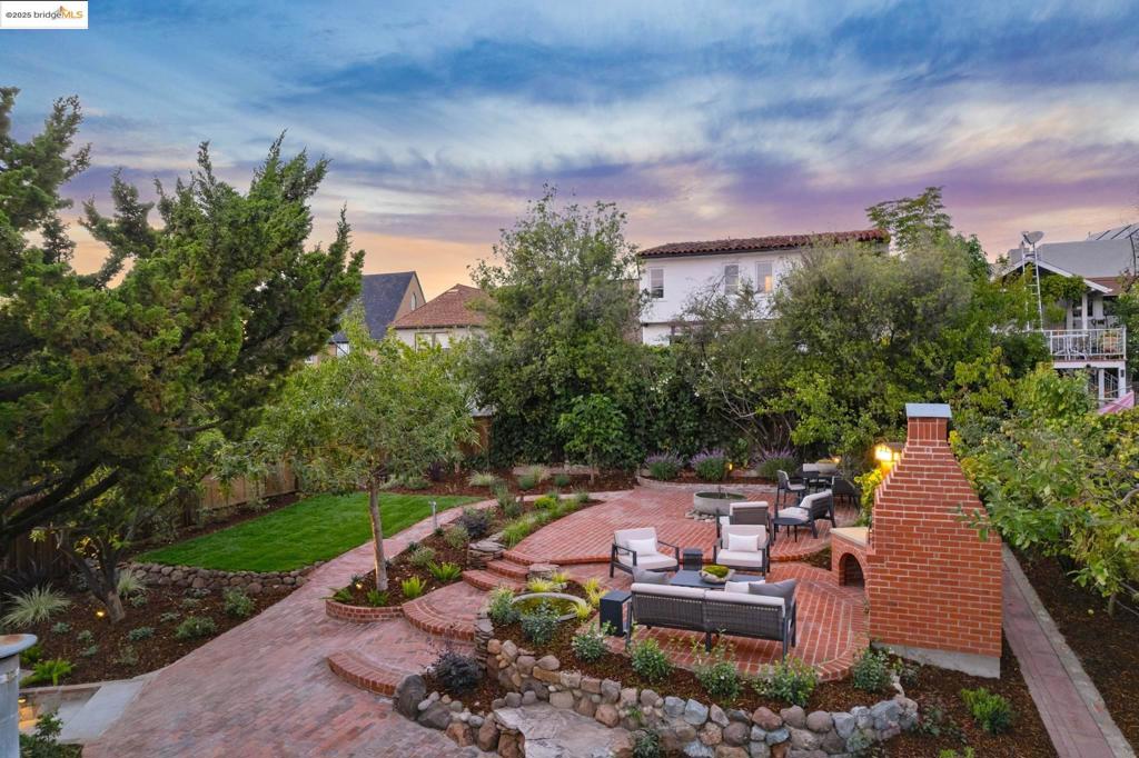 OAKMORE - Residential