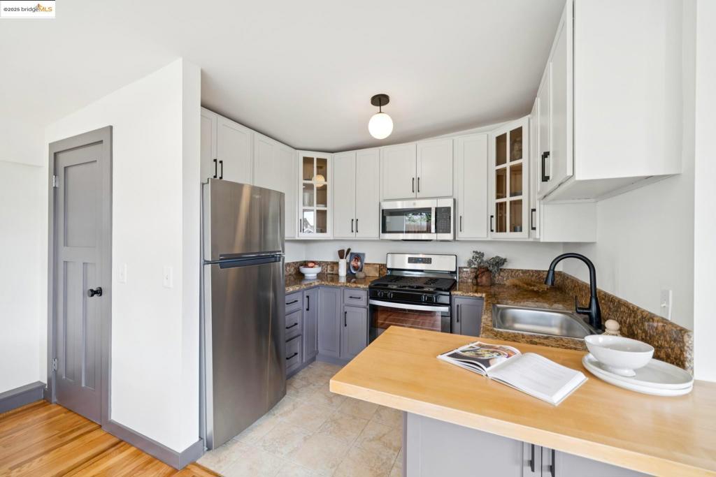 OAKMORE - Residential