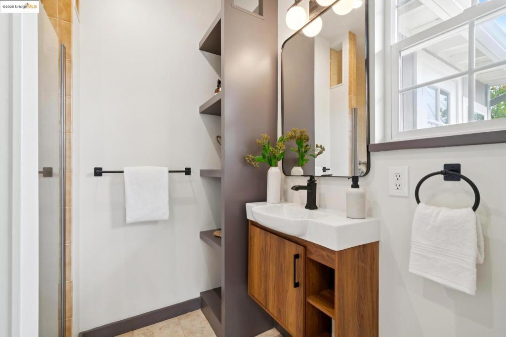 OAKMORE - Residential