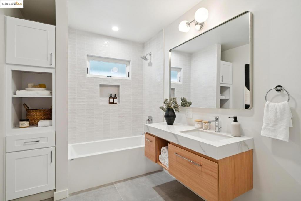 OAKMORE - Residential
