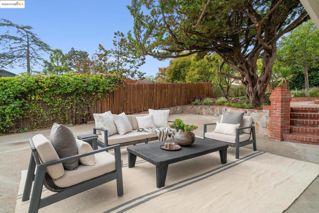 OAKMORE - Residential
