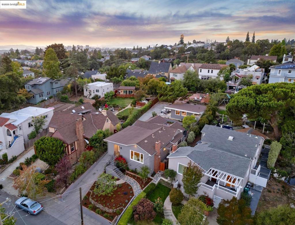 OAKMORE - Residential