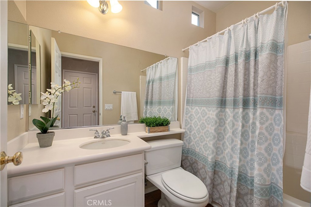 Los Paseos (LOPA) - Residential Lease