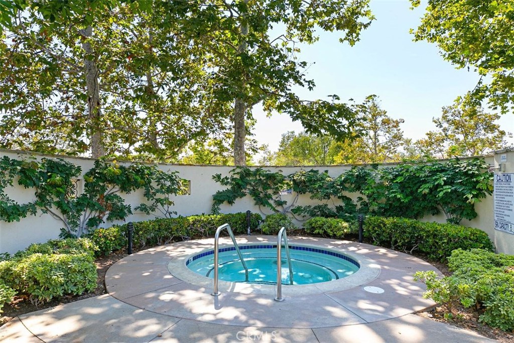 Los Paseos (LOPA) - Residential Lease