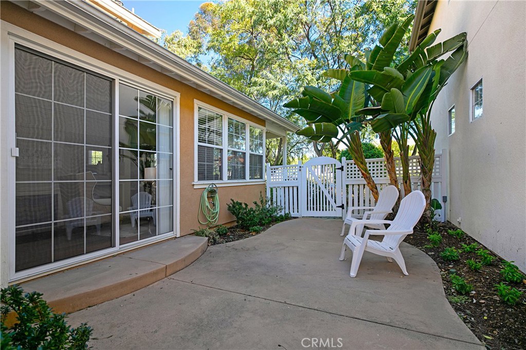 Los Paseos (LOPA) - Residential Lease