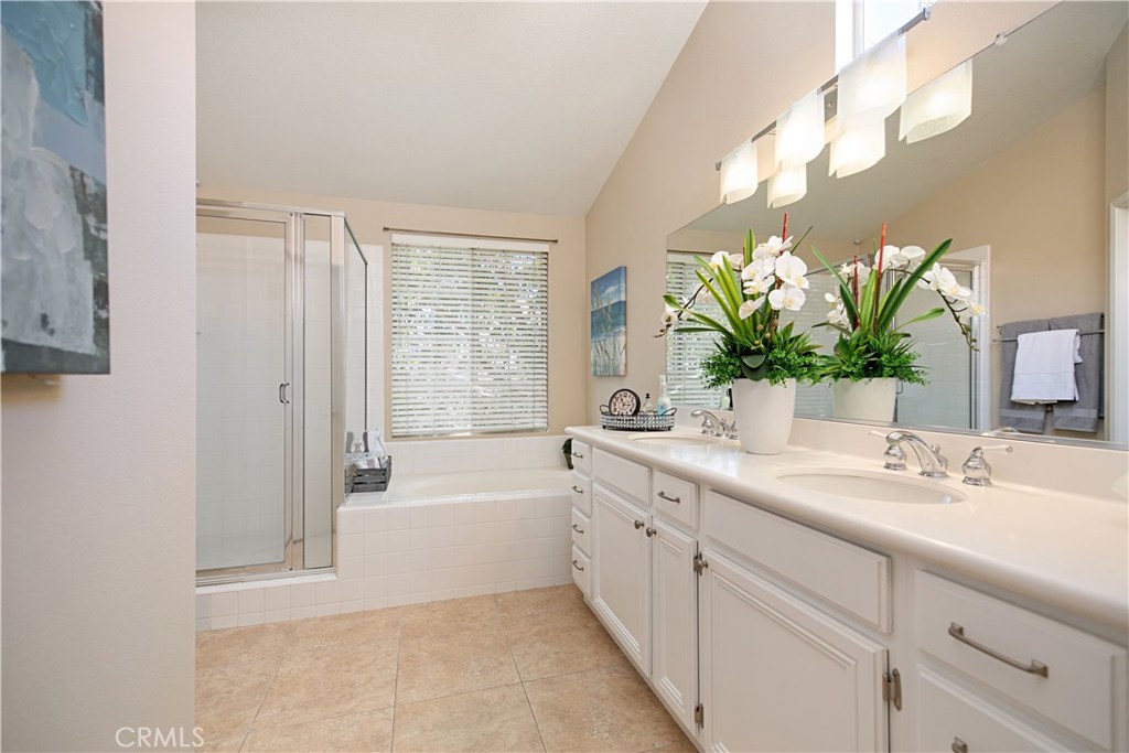 Los Paseos (LOPA) - Residential Lease