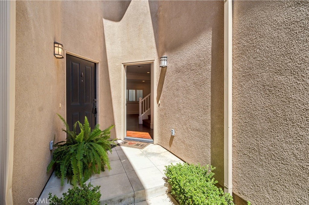 20402 Santa Ana 13