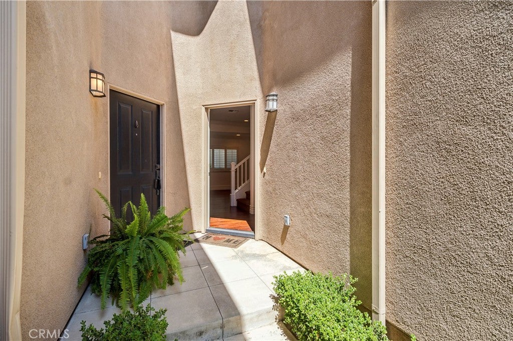 20402 Santa Ana 13