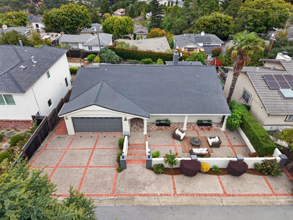 1516 Alturas Drive