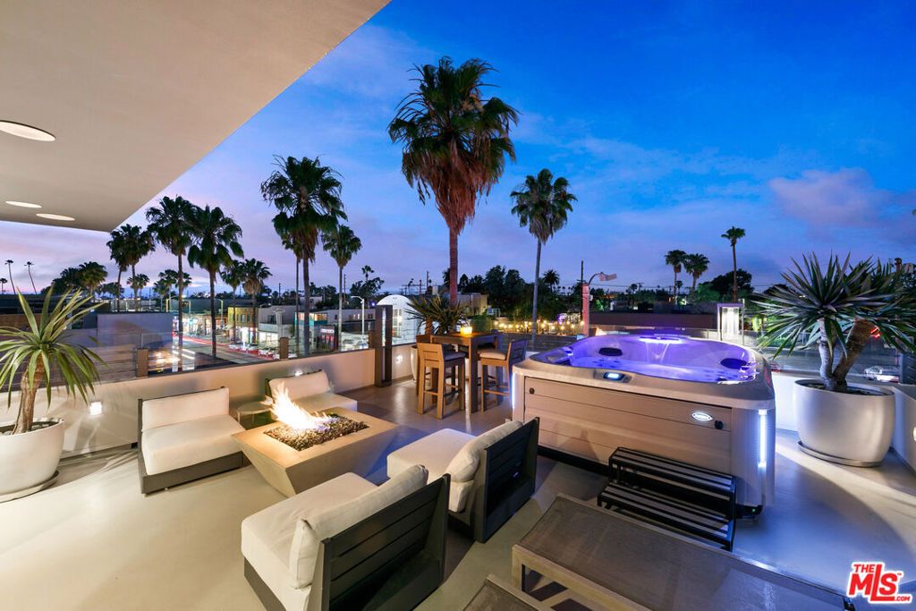 Photo of 1430 Abbot Kinney Boulevard, Venice, CA 90291 (MLS # 25559631)